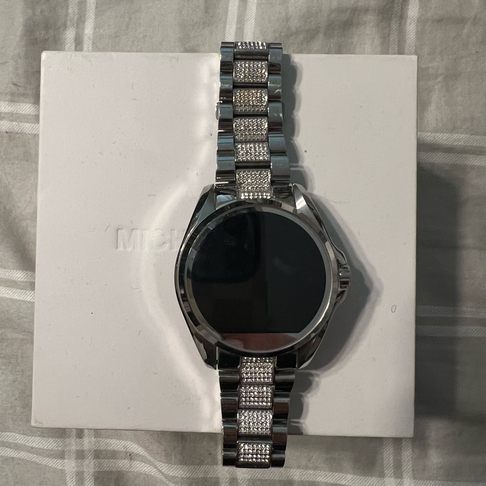 Michael Kors Access Smartwatch – Silver Tone – Includes Box, Charger & Manuals - Picture 11 of 11